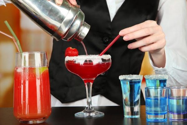 4 kỹ thuật pha chế Mocktail và cách phân biệt với Cocktail