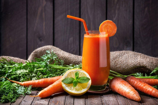 Uống nước ép cà rốt mỗi ngày có tốt không?